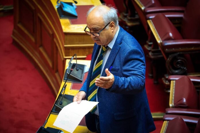 Η-διαγραφή-Παρασκευαΐδη-από-το-ΠΑΣΟΚ-αλλάζει-τις-ισορροπίες-στη-Βουλή