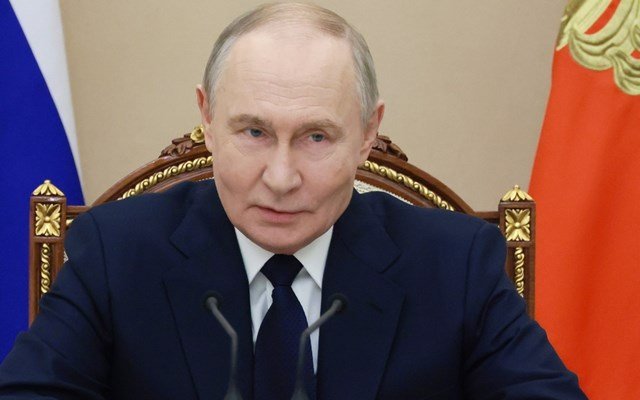 Συνάντηση-Πούτιν-με-τον-ΥΠΕΞ-της-Κούβας-με-φόντο-το-αμερικανικό-πετρελαϊκό-εμπάργκο