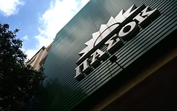 ΠΑΣΟΚ:-Η-κυβέρνηση-γεμίζει-με-«φέσια»-την-οικονομία