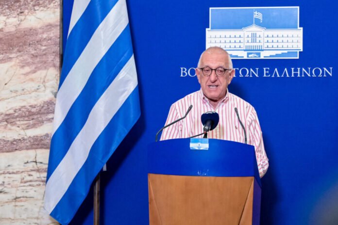 Νικήτας-Κακλαμάνης:-Εξουσιοδοτήθηκε-να-παρέχει-κάθε-βοήθεια-για-την-απόκτηση-των-φωτογραφιών-της-Καισαριανής-–-Τι-απαντά-στο-ΠΑΣΟΚ