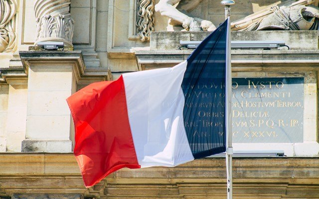 Γαλλία:-Οι-Αμερικανοί-τουρίστες-δεν-πτοούνται-από-το-ρήγμα-στις-σχέσεις-Τραμπ-–-Ευρώπης