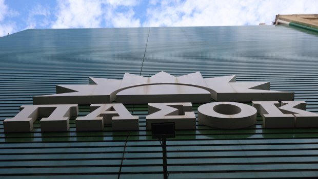 ΠΑΣΟΚ:-Η-ΝΔ-έπαιζε-τα-ρέστα-της-για-τη-Χατζηδάκη,-λόγω-των-αποκαλύψεων-για-τον-γαλάζιο-Χιλετζάκη