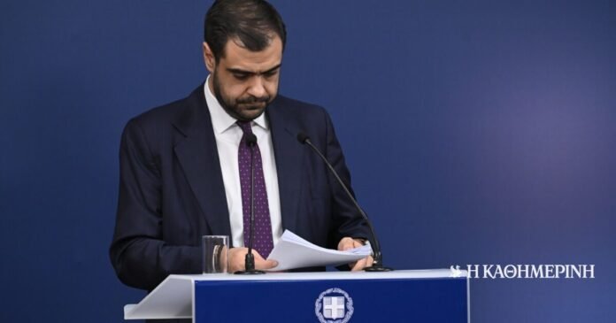 Αντιπαράθεση-Μαρινάκη-–-ΠΑΣΟΚ-για-Στουρνάρα-και-«πολιτική-μετατόπιση»