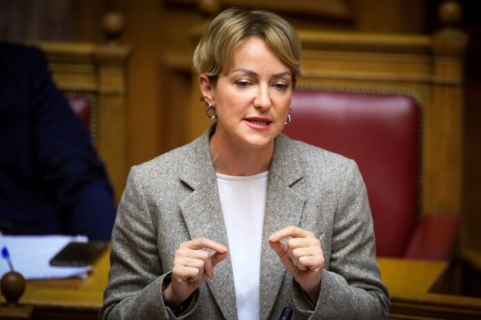 Αλεξάνδρα-Σδούκου:-Το-ΠΑΣΟΚ-τώρα-λούζεται-όσα-έλεγε-–-Κρίνει-διαρκώς-με-δύο-μέτρα-και-σταθμά