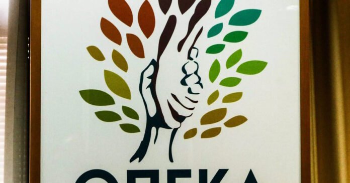 Πώς-αποκαλύφθηκε-το-σκάνδαλο-με-τα-μαϊμού-επιδόματα-του-ΟΠΕΚΑ-^-οι-περισσότεροι-που-τα-πήραν-ήταν-Ρομά-^-τι-συνέπειες-θα-έχει-το-πρώην-στέλεχος-του-ΠΑΣΟΚ-^-εντολή-Δόμνας-«φέρτε-πίσω-τα-κλεμμένα»-^-ο-ψηλός-Μαρινάκης-πάει-«ψηλότερα»-^-ο-Πολάκης,-τα-«κλειδιά»-και-το-ταμείο-του-ΣΥΡΙΖΑ