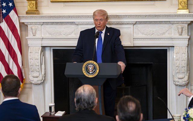 Δασμοί:-Η-στιγμή-που-ο-Τραμπ-έμαθε-την-απόφαση-του-Ανώτατου-Δικαστηρίου-–-“Άρα-είναι-ήττα;”