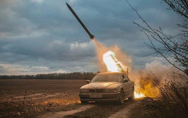 Οποιαδήποτε-ειρηνευτική-συμφωνία-ανάμεσα-στην-Ουκρανία-και-την-Ρωσία-πρέπει-να-συνοδεύεται-από-“ισχυρές”-εγγυήσεις-ασφαλείας-(κοινό-ανακοινωθέν-των-πέντε-ευρωπαίων-υπουργών-Αμυνας)