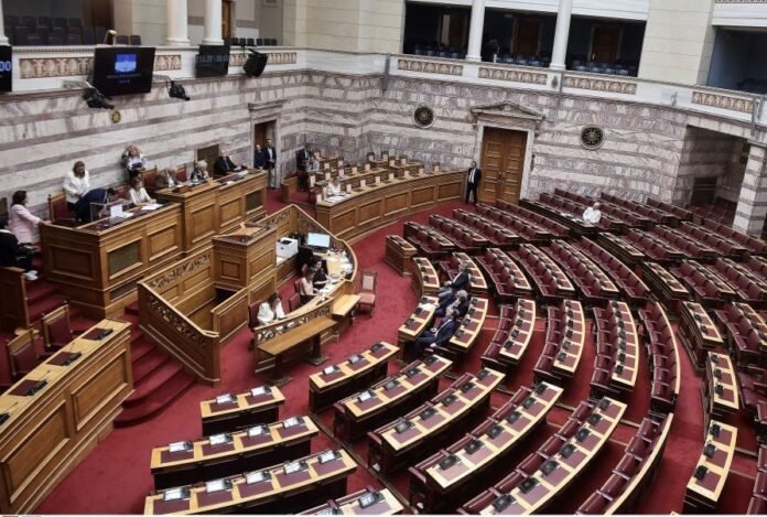 Η-άλλη-πλευρά-της-αναθεώρησης:-Τα-παράδοξα,-τα-χρονοδιαγράμματα-και-οι-στοχεύσεις-ΝΔ-και-ΠΑΣΟΚ