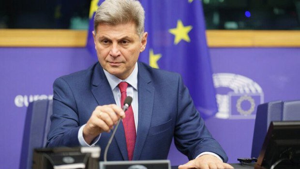 Νικόλας-Φαραντούρης:-Έρευνα-του-Ευρωπαϊκού-Κοινοβουλίου-για-τα-δάνεια-σε-ελβετικό-φράγκο-στην-Ελλάδα