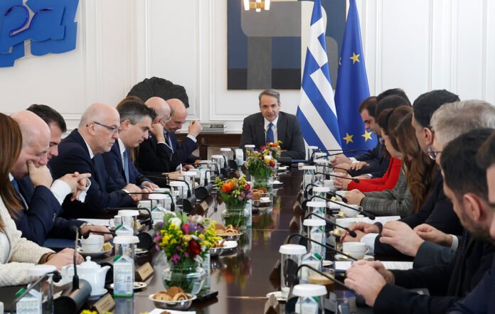 Μήνυμα-Μητσοτάκη-στο-υπουργικό:-Η-Ελλάδα-ασκεί-τα-κυριαρχικά-της-δικαιώματα-στην-πράξη-–-Ας-μην-ταράζονται-κάποιοι-«επαγγελματίες-ανησυχούντες»