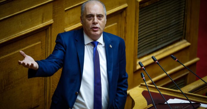 Βελόπουλος:-«Αντίπαλός-μου-είναι-ο-Μητσοτάκης,-καμία-Καρυστιανού-–-Να-μας-πει-ποιος-θα-την-έκανε-υπουργό-Δικαιοσύνης»