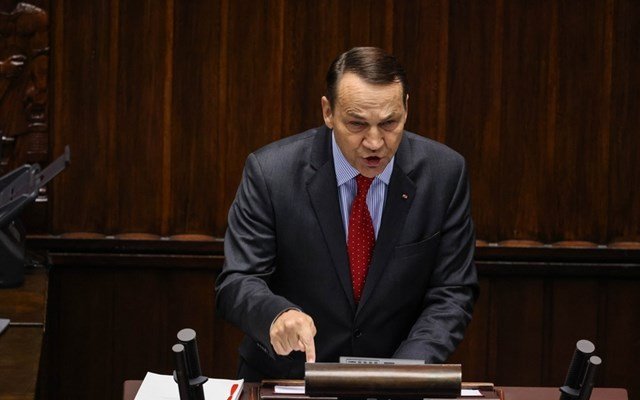 ΥΠΕΞ-Πολωνίας:-Θα-παραμείνουμε-πιστός-σύμμαχος-των-ΗΠΑ,-αλλά-δεν-θα-είμαστε-κορόιδα