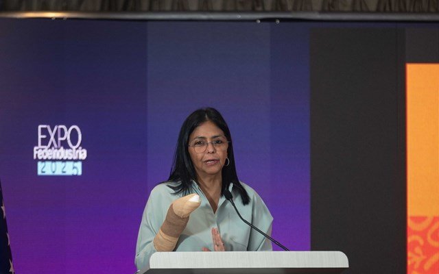 Βενεζουέλα:-Η-πρόεδρος-Ροντρίγκες-καλεί-τον-Τραμπ-να-τερματίσει-“τον-αποκλεισμό-και-τις-κυρώσεις”