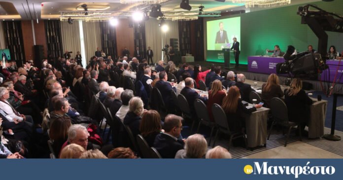 ΠΑΣΟΚ:-Συνέδριο-εσωκομματικού-ξεκαθαρίσματος-–-Τα-σχέδια-των-δελφίνων