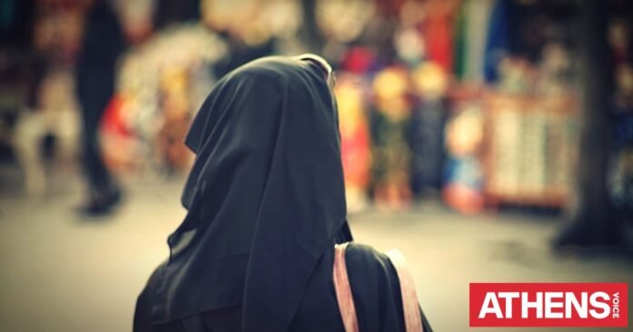 Θάνος-Πλεύρης:-Εξετάζεται-η-απαγόρευση-της-μπούρκας-για-ανήλικα-στην-Ελλάδα