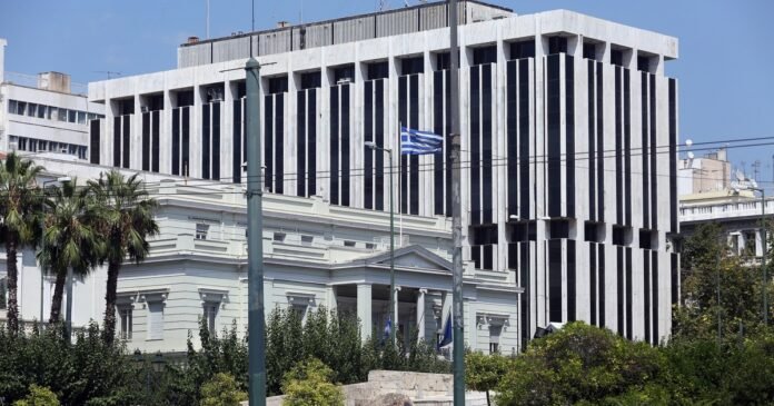 Το-ΥΠΕΞ-ενεργοποίησε-γραμμή-έκτακτης-ανάγκης-για-Έλληνες-στη-Μέση-Ανατολή