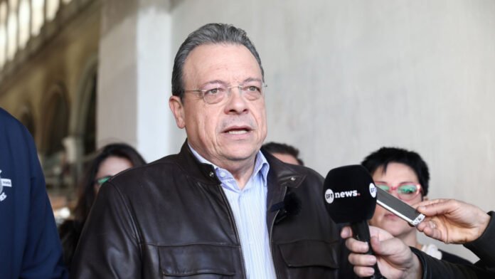 Τηλεφωνική-επικοινωνία-του-Σωκράτη-Φάμελλου-με-τον-Γενικό-Γραμματέα-του-ΑΚΕΛ