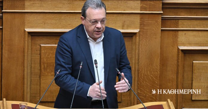 Φάμελλος:-Η-Ελλάδα-να-καταδικάσει-την-επίθεση-στο-Ιράν-–-Να-συγκληθεί-συμβούλιο-πολιτικών-αρχηγών