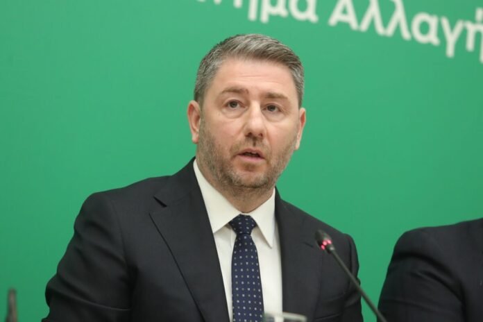 Αντιπαράθεση-Μητσοτάκη-–-Ανδρουλάκη-για-την-ψήφο-των-αποδήμων