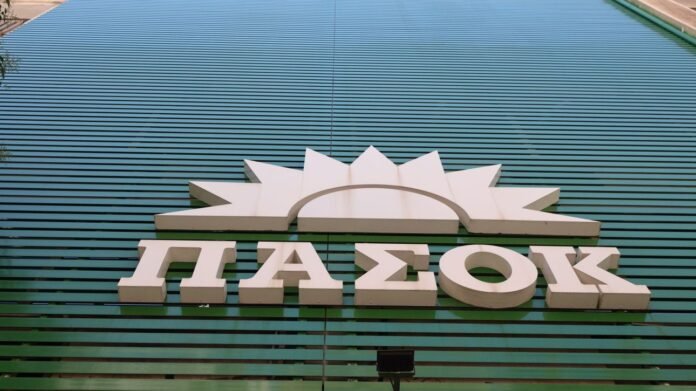 Νέα-αμφίπλευρη-διεύρυνση-στο-ΠΑΣΟΚ-με-Νικολόπουλο-και-Πελεγρίνη-αλλά-χωρίς…-Β.-Κορακάκη