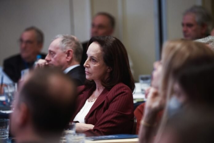 ΠΑΣΟΚ:-Αιχμές-Διαμαντοπούλου-για-τη-διεύρυνση-με…-Πελεγρίνη