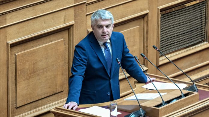 Ο-Κωνσταντινόπουλος-«ξαναχτύπησε»-–-«Ναι»-επί-της-αρχής-από-το-ΠΑΣΟΚ-για-τους-υδρογονάνθρακες,-επιφυλάξεις…