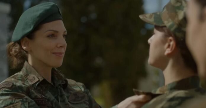 ΚΚΕ-κατά-της-καμπάνιας-του-ΥΠΕΘΑ-για-τη-στράτευση-γυναικών:-«Είμαστε-ριζικά-αντίθετοι»