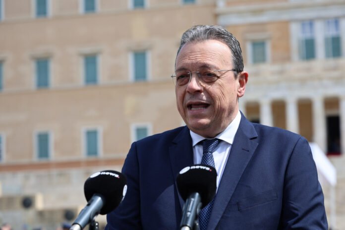 Φάμελλος:-Έτοιμος-ο-ΣΥΡΙΖΑ-να-στηρίξει-την-ενότητα-του-προοδευτικού-χώρου-–-Να-φύγει-το-συντομότερο-η-κυβέρνηση