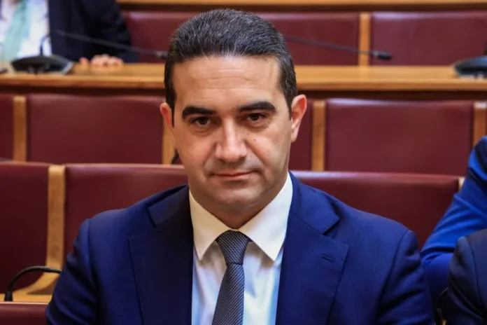 Μ.-Κατρίνης:-«Το-συνέδριο-του-ΠΑΣΟΚ-αφετηρία-νίκης»-–-Υποκλοπές:-«Ο-βασιλιάς-είναι-γυμνός»