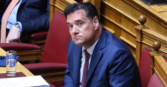 Άδωνις-Γεωργιάδης-/-«Ξεσπάει»-σε-ύμνους-για-τον-καπιταλισμό-σε-ερώτηση-για-την-έλλειψη-νοσηλευτικού-προσωπικού