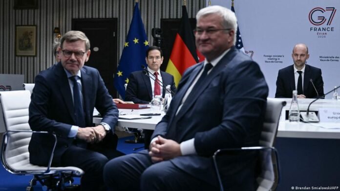 Ενας-δύσθυμος-Αμερικανός-στο-Παρίσι-και-μια-γενναία-γυναίκα