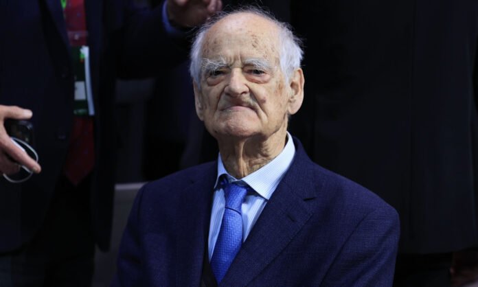 Συγκινητικές-στιγμές-στο-Συνέδριο-ΠΑΣΟΚ:-Ο-Απόστολος-Κακλαμάνης-αποχαιρέτησε-τους-συνέδρους