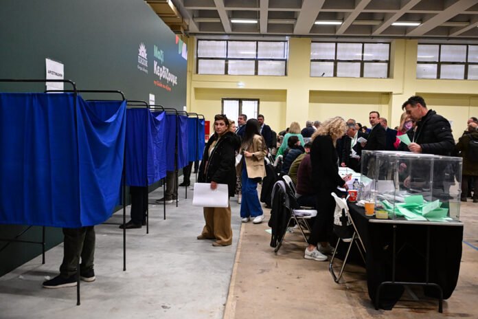 Συνέδριο-ΠΑΣΟΚ:-Η-ώρα-της-κάλπης-για-τους-συνέδρους-–-Ποιοι-διεκδικούν-θέσεις-στη-νέα-Κεντρική-Επιτροπή