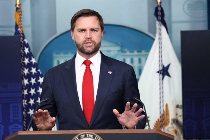 ΗΠΑ:-Μειώνεται-η-υποστήριξη-στον-Τζέι-Ντι-Βάνς-σε-δημοσκόπηση