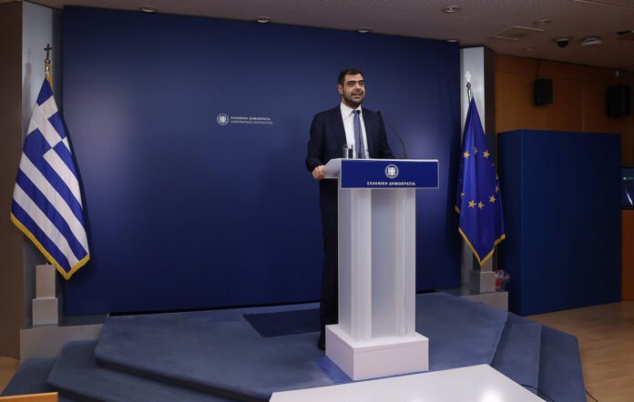 Μαρινάκης:-Το-ΠΑΣΟΚ-πρέπει-να-μας-πει-με-ποιους-θα-κυβερνήσει