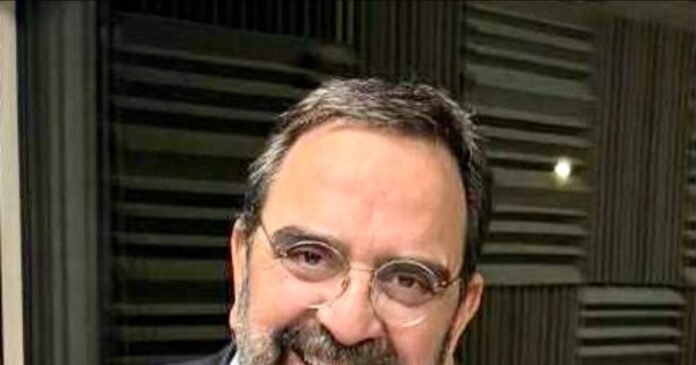 Ο-Ευτύχης-Βαρδουλάκης-γράφει-για-το-ΠΑΣΟΚ:-Ανοίγει-βηματισμό-έναντι-του-Τσίπρα,-αλλά-έχει-ακόμα-δρόμο-πολύ…