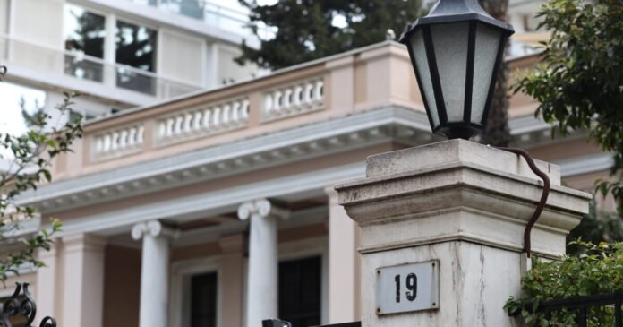 Η-πρόκληση-της-ΝΔ-για-αυτοδυναμία-και-η-στρατηγική-της-απέναντι-στο-ΠΑΣΟΚ