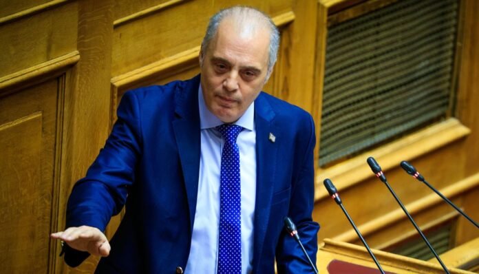 Βελόπουλος:-«Έψαχναν-βουλευτές-που-δεν-ήταν-υπόδικοι-για-να-τους-κάνουν-υπουργούς-και-δεν-έβρισκαν»