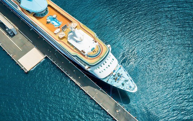 Γεωπολιτικές-αναταράξεις-και-“διόρθωση”-της-αγοράς-κρουαζιέρας-–-Το-δύσκολο-στοίχημα-του-2026