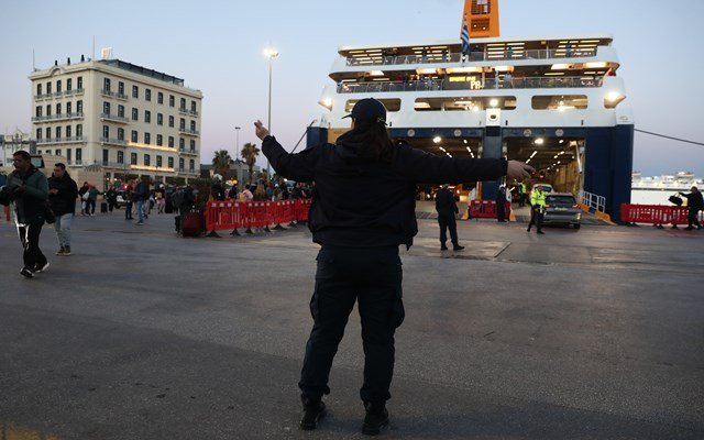 Σε-πλήρη-εξέλιξη-η-πασχαλινή-έξοδος-–-Αυξημένη-η-κίνηση-στα-λιμάνια-της-Αττικής