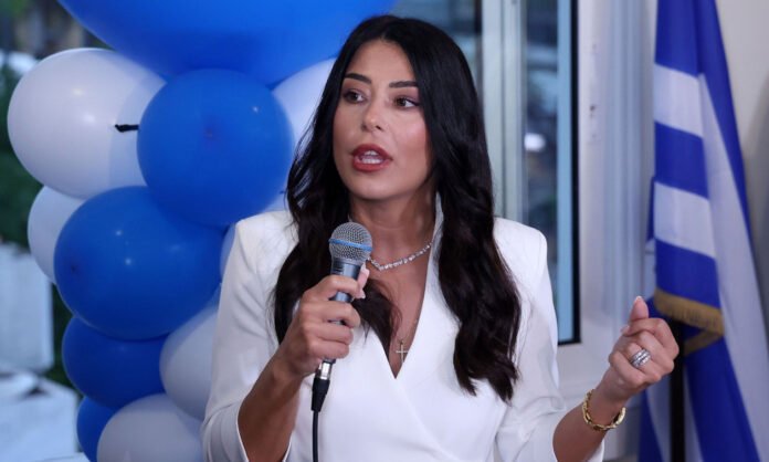 Η-Λατινοπούλου-μιμήθηκε-τη-Ζωή-Κωνσταντοπούλου-on-air-και-κατήγγειλε:-«Η-Ελένη-Λουκά-της-πολιτικής»