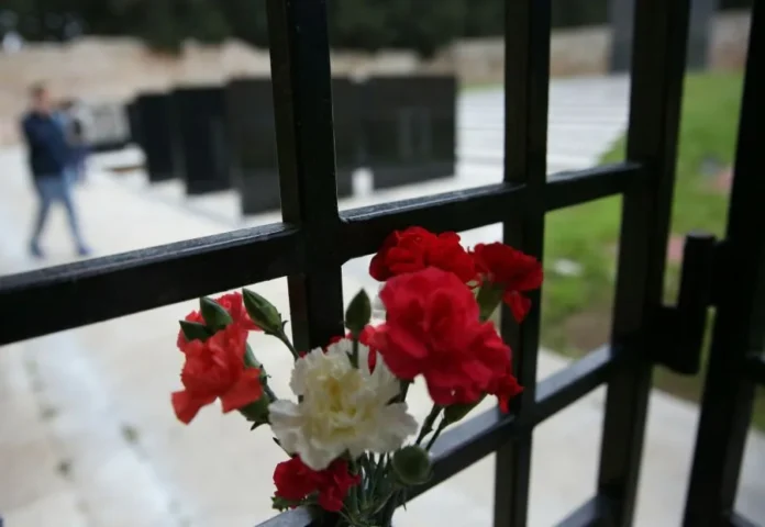 Το-Σάββατο-στις-20:00-η-μεγάλη-εκδήλωση-του-ΚΚΕ-στο-Σκοπευτήριο-με-καλλιτεχνική-επιμέλεια-Γ.-Νταλάρα