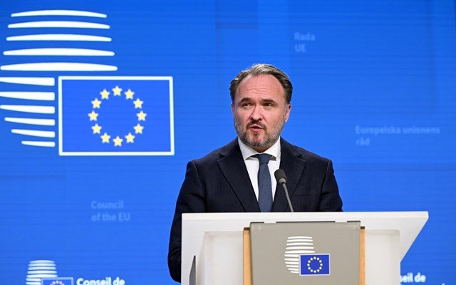 Επίτροπος-Ενέργειας:-Μακροχρόνια-και-απρόβλεπτη-η-ενεργειακή-κρίση-–-Το-“accelerateeu”-δίνει-έμφαση-στο-συντονισμό-αποθεμάτων