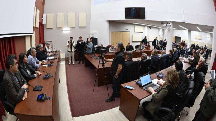 Συνάντηση-του-ΓΓ-της-ΚΕ-του-ΚΚΕ-Δημήτρη-Κουτσούμπα-με-την-Ομοσπονδία-Αγροτικών-Συλλόγων-και-τους-Αγροτικούς-Συλλόγους-της-Λέσβου