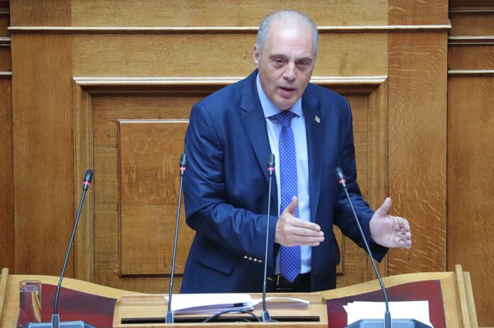 Τους-χώρισε-ο-Βελόπουλος