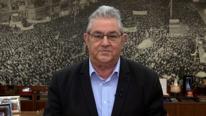 Μήνυμα-του-ΓΓ-της-ΚΕ-του-ΚΚΕ-Δημήτρη-Κουτσούμπα-προς-όλους-τους-μαθητές-και-τις-μαθήτριες-που-δίνουν-Πανελλαδικές-Εξετάσεις