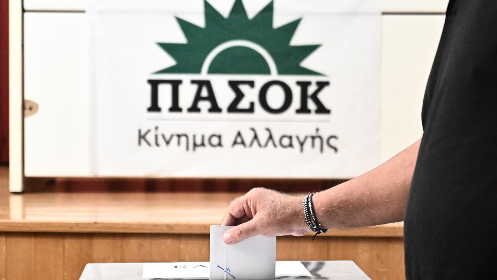 Αγωνία-στο-ΠΑΣΟΚ-για-τη-νέα-δημοσκόπηση-της-opinion-poll