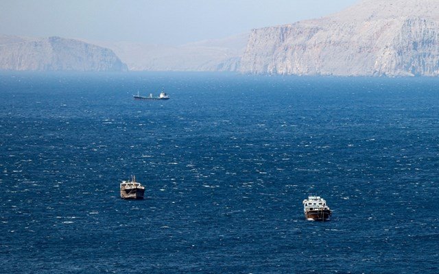 cnn:-94-ημέρες-“παράλυσης”-–-Τα-Στενά-του-Ορμούζ-παραμένουν-αποκλεισμένα