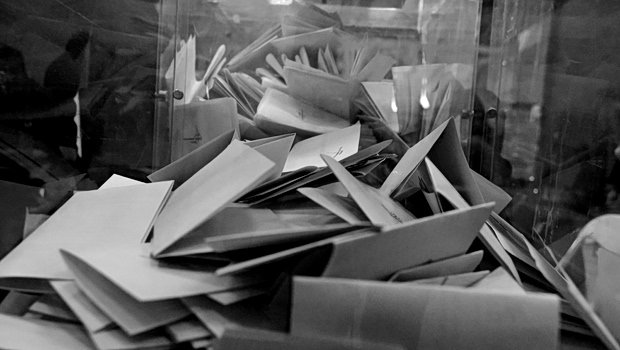 Δημοσκόπηση:-Ανατροπή-και-αλλαγή-συσχετισμών-–-Υποχωρεί-η-ΝΔ,-σταθερά-στη-δεύτερη-θέση-η-ΕΛΑΣ-του-Τσίπρα,-τέταρτο-το-ΠΑΣΟΚ