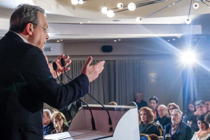 Δυναμική-παρέμβαση-της-ομάδας-των-«6»-στην-Κεντρική-Επιτροπή-του-ΣΥΡΙΖΑ